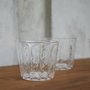 作家紹介｜視る。触れる。体験する。そうして、ガラスに逢う。富山